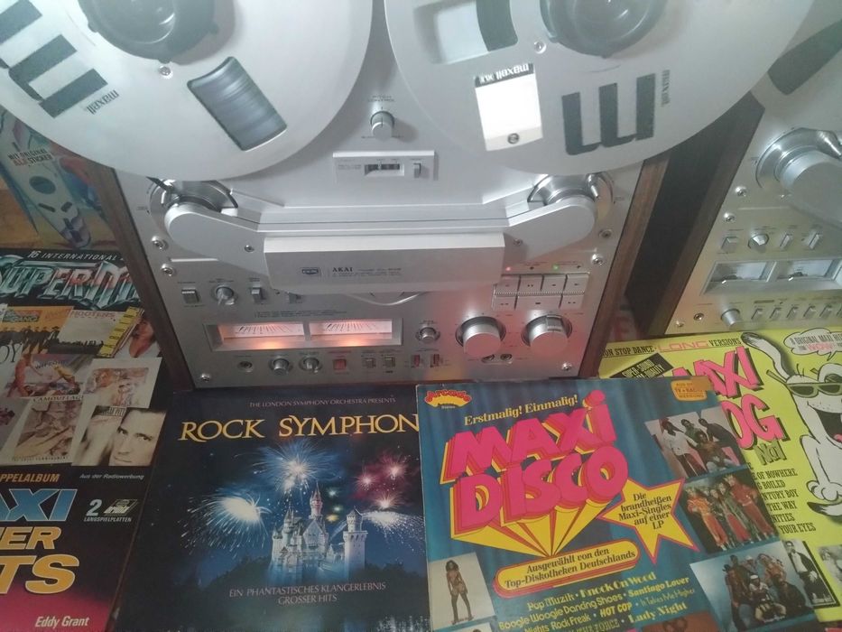 AKAI GX-646  Auto Reverse/ 6-Head/cu Role si Adaptoare