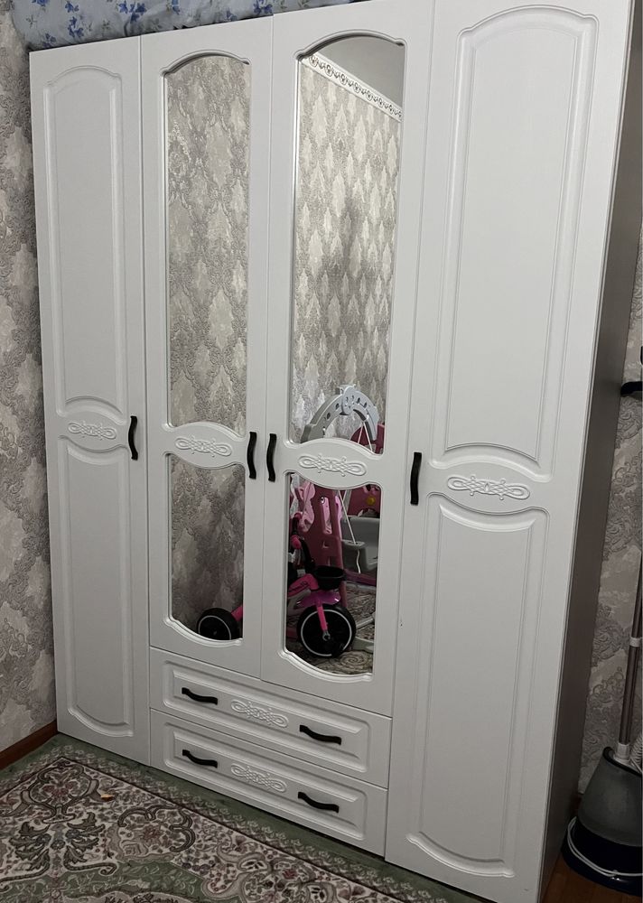 Белый шкаф 1,90*2,20