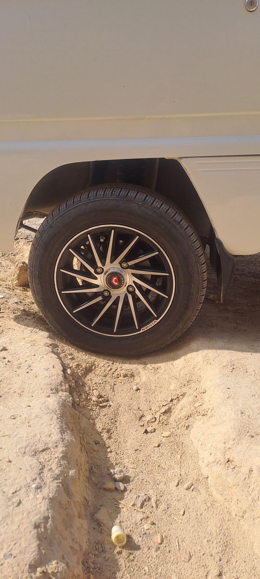 Vossen diska R13 balonlari bilan sotiladi. CHARIMHOO 165/70R 13.