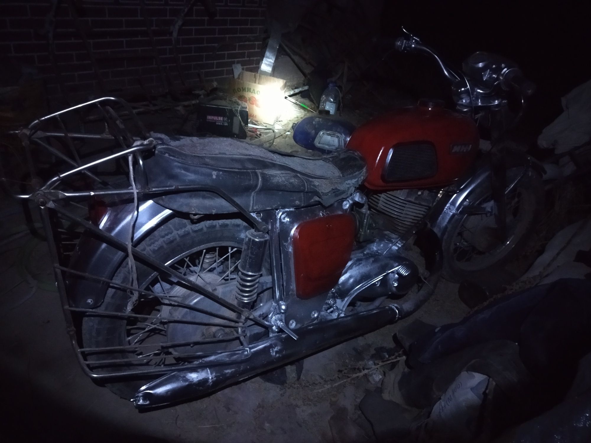 Motosekl. Sotiladi