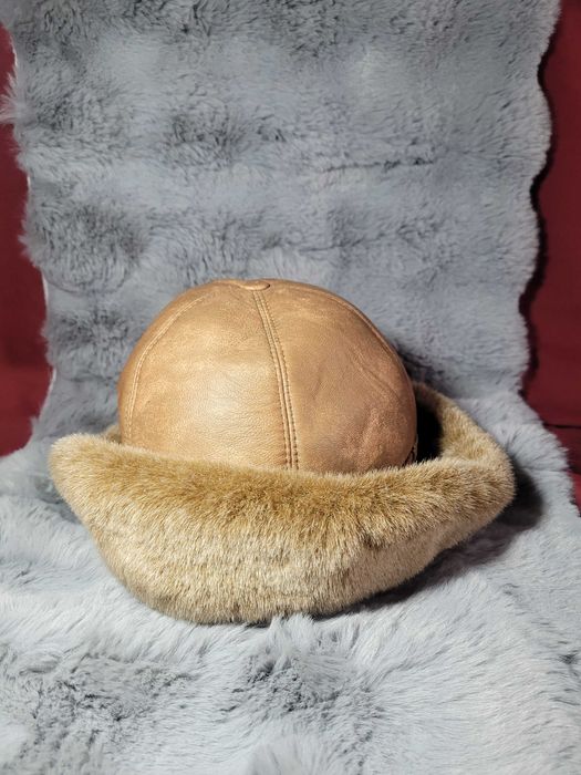 Кожаная шапка-авиатор с меховой отделкой