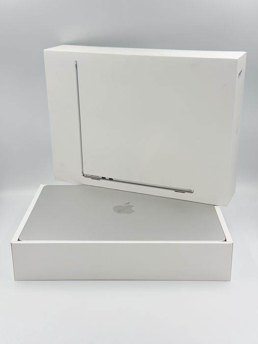 Laptop apple MacBook Air 13 m2 256gb ssd 8gb ram ca nou A2681