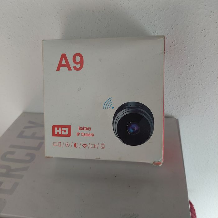 Doua minicamere spion