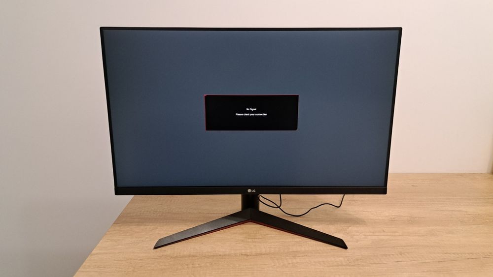 Vand monitor LG diagonala 69 cm