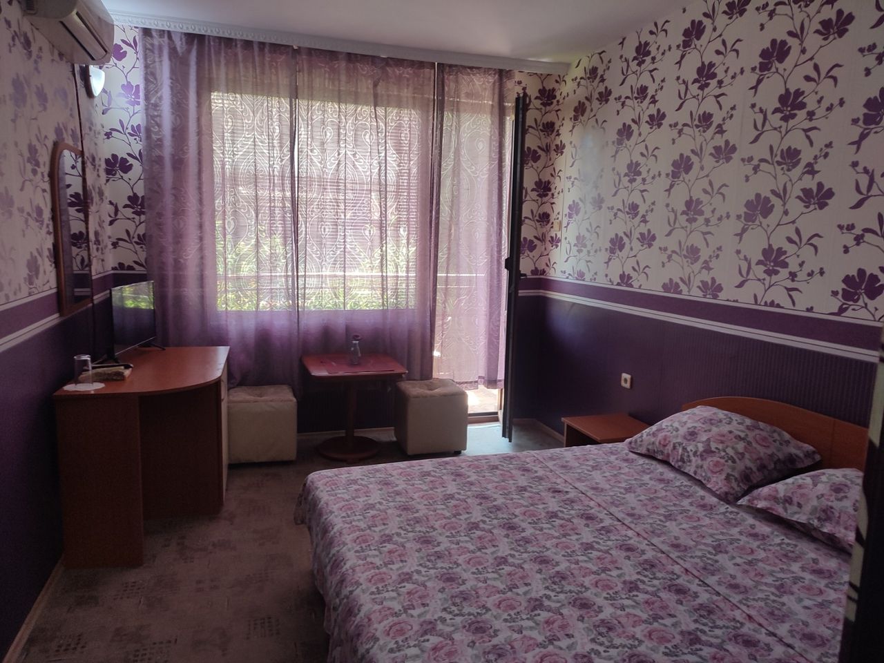 Дава се под наем Къща в к.к. Св.Св. Константин и Елена - 40 кв.м за 204 € - Снимка #1