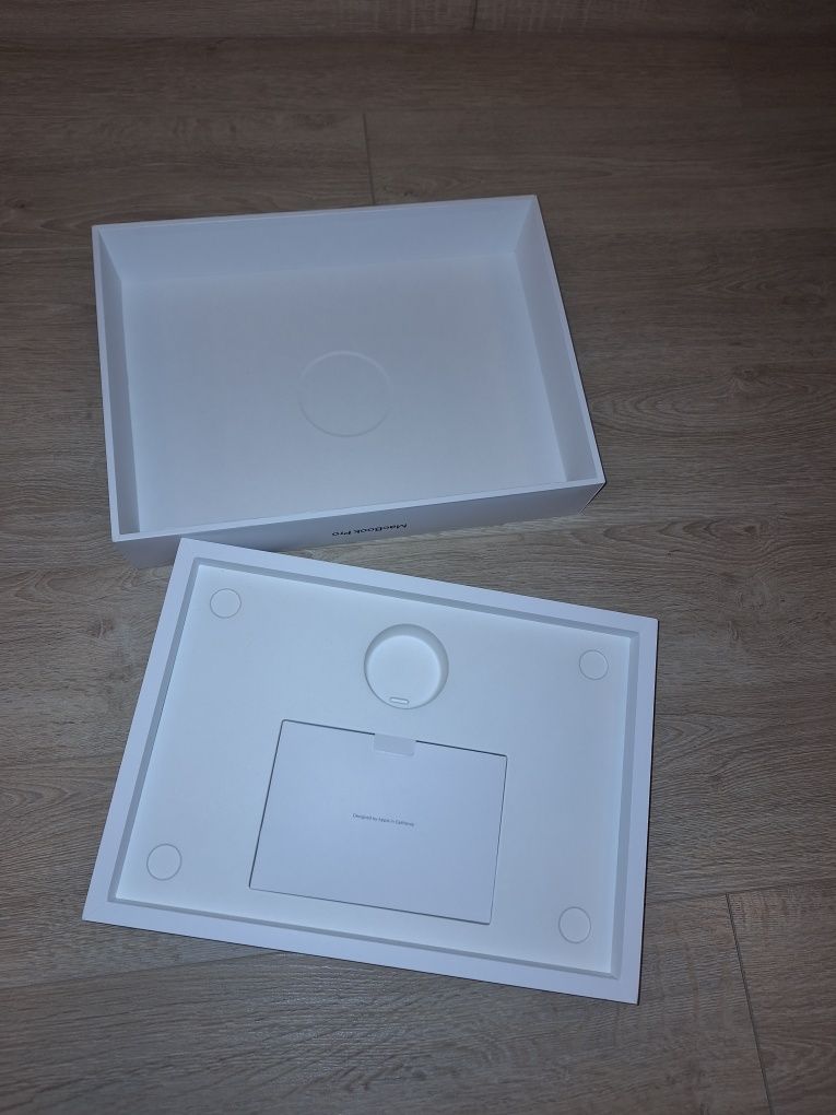 Оригинална кутия MacBook Pro 16 с М3 Pro чип