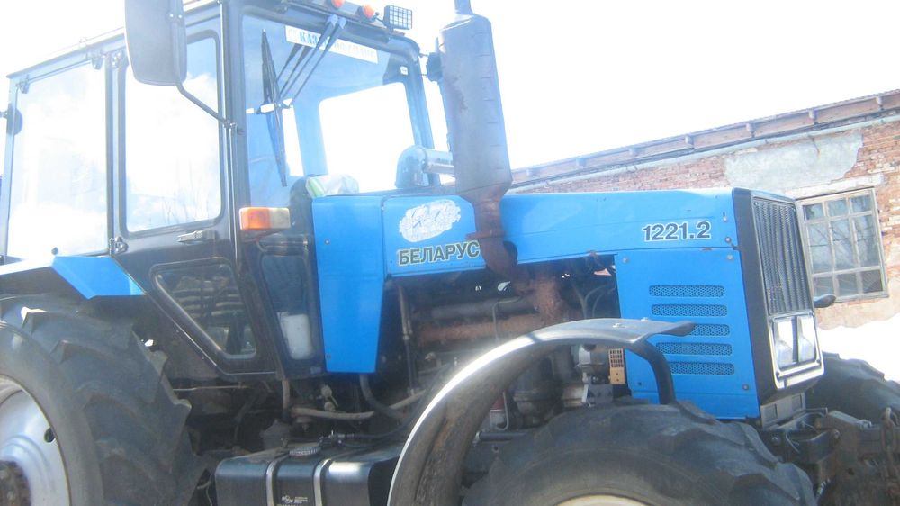 Продам Белорус 1221 -тропик ,сцепка из 3 сеялок СКП -21 ,