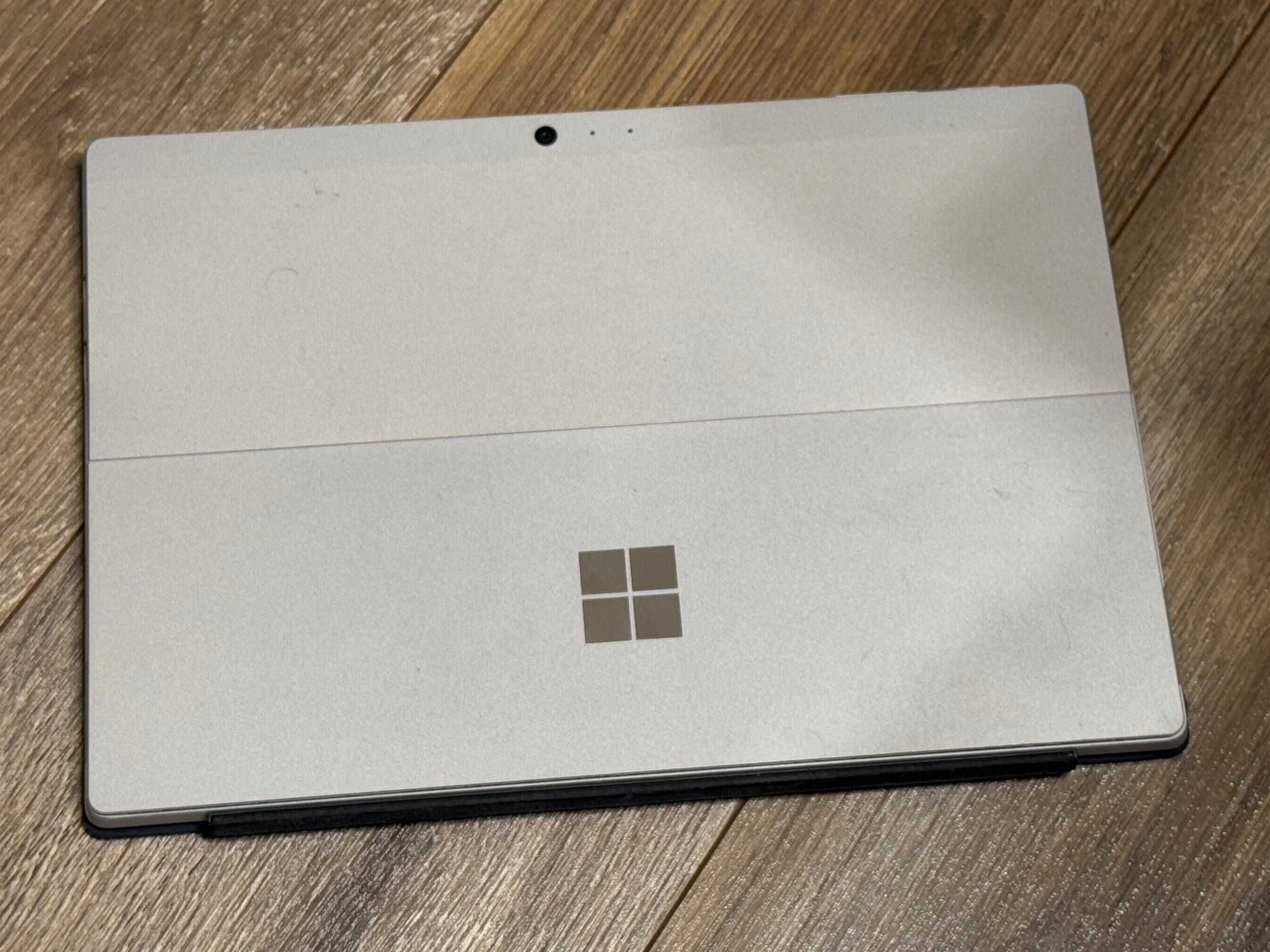 Microsoft Surface Pro 5 i5 7th/8RAM/256SSD