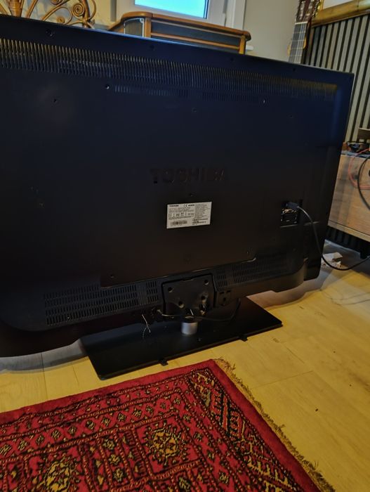 Тоshiba 48" телевизор