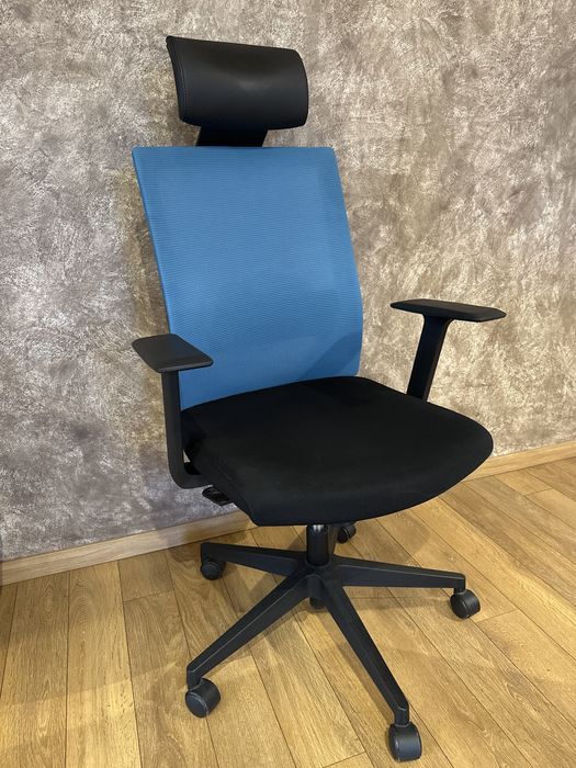 Ергономичен офис стол