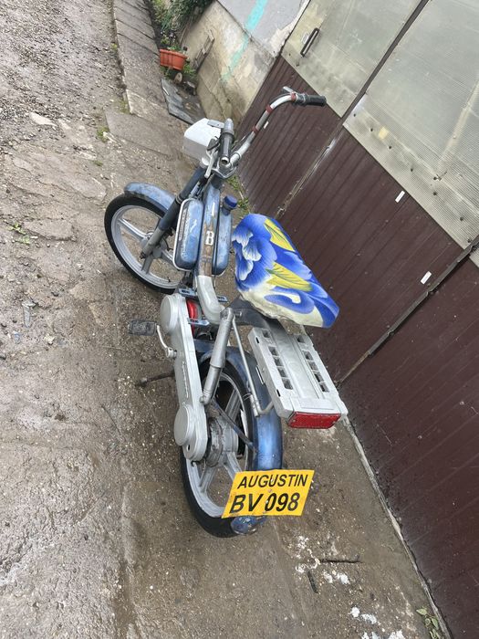Vănd sau desmembrez piaggo bravo