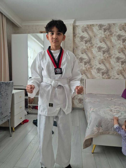 Продам кимоно на тхэквондо   за символическую цену