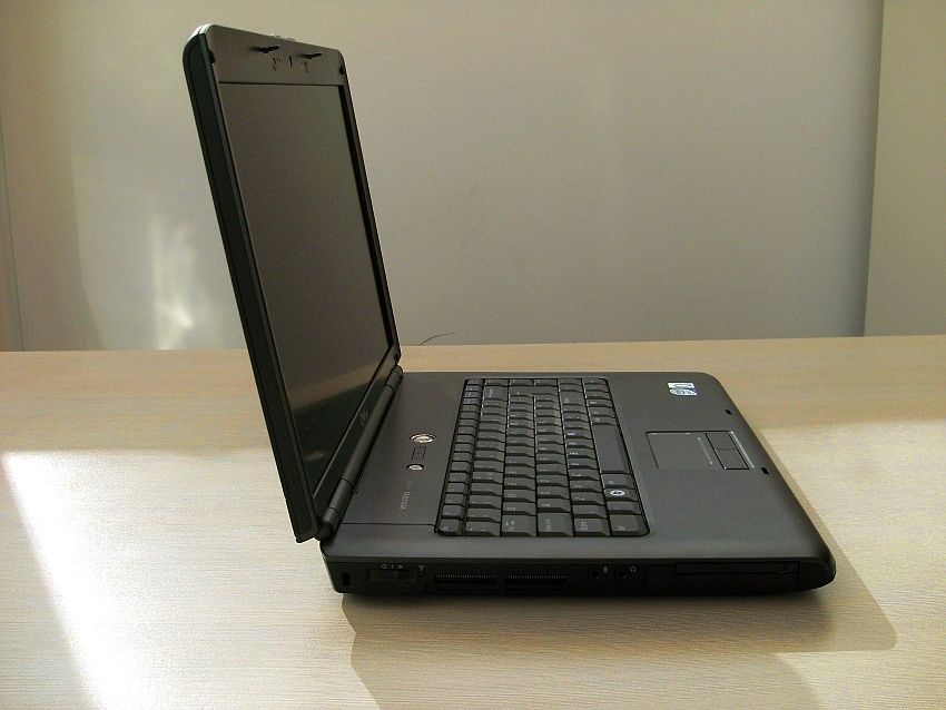Запазен лаптоп Dell Vostro 1500 Intel Core duoT9300 6Mb L2 cashe