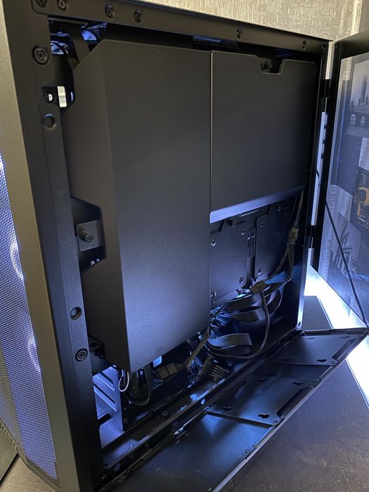 Цял гейминг сетъп+бюро / Gaming Setup