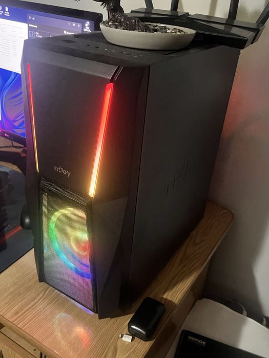 VAND PC Mid range gaming, doar in buzau.