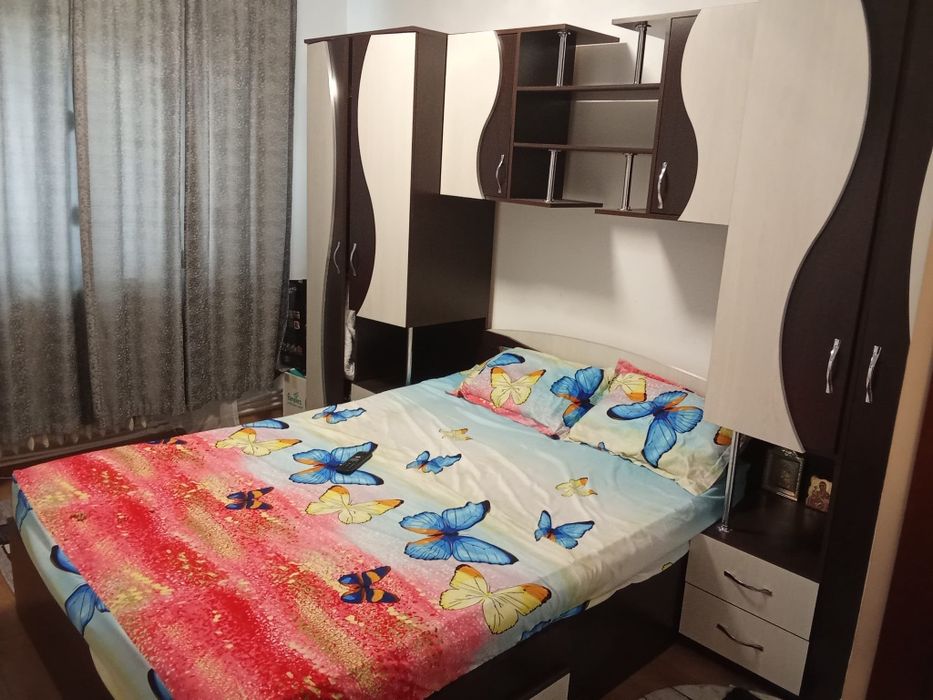 Vând apartament 81mp