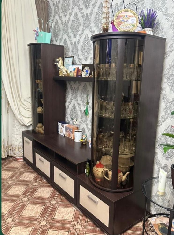 Продается стенка в хорошем состояние