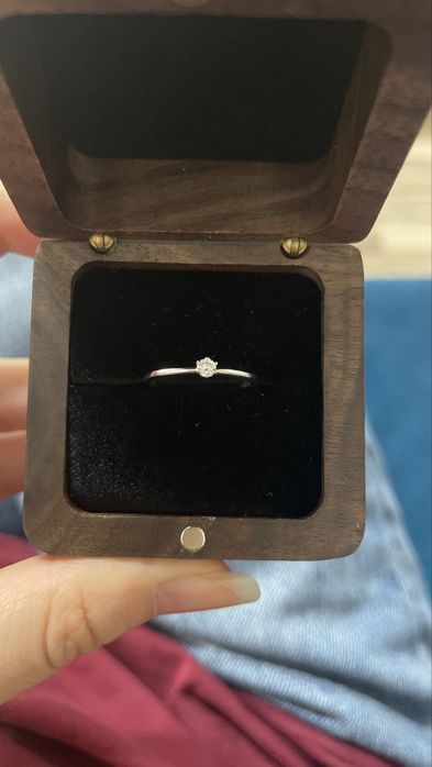 Продам кольцо с бриллиантом, каспи ред или рассрочка