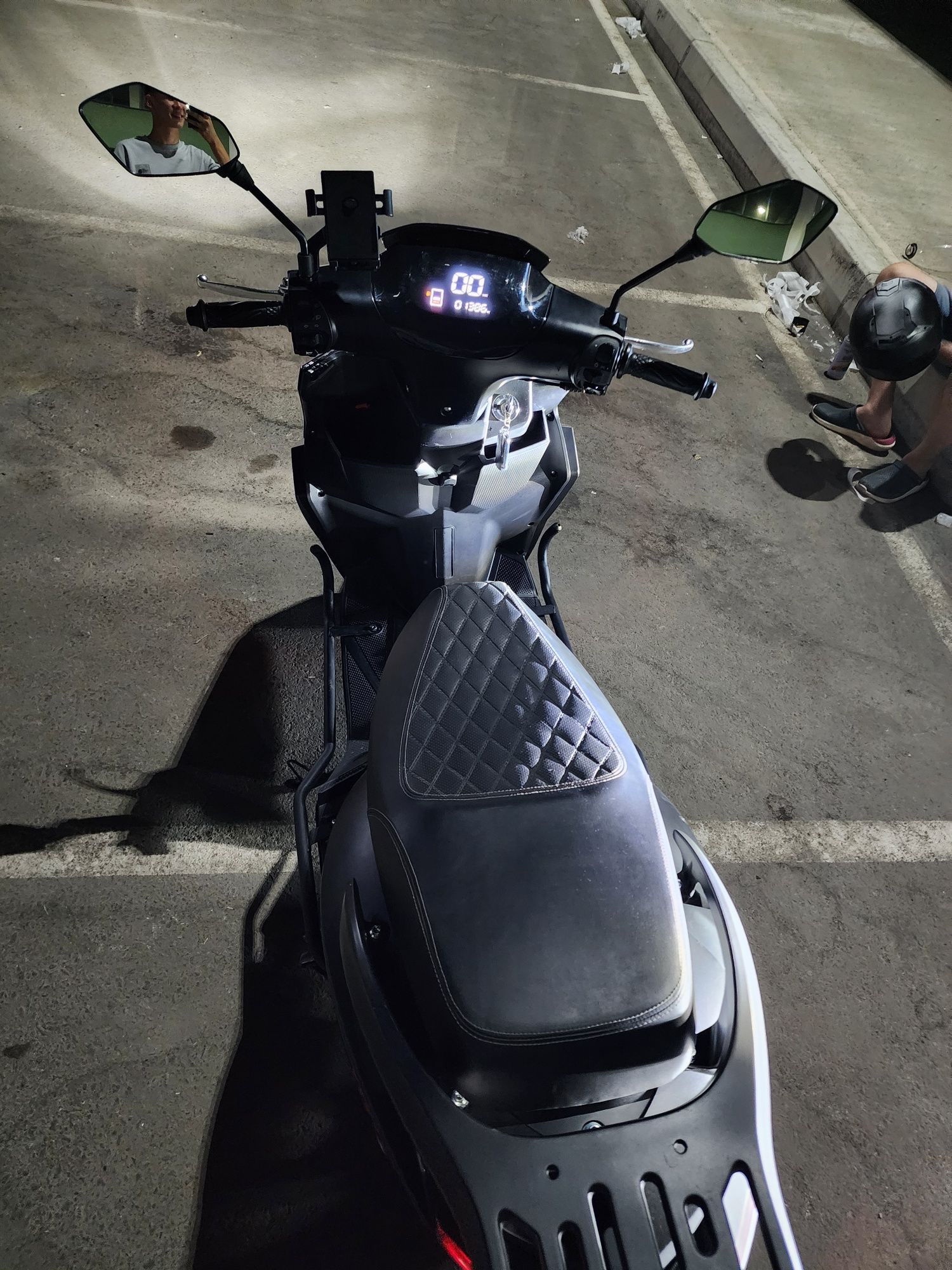 Продаётся скутер Qiumotors G1
