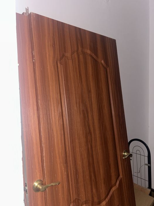 Есиктер сатылады буу