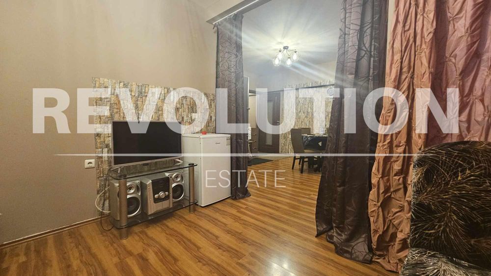 Дава се под наем Двустаен апартамент в Варна, Център - 55 кв.м за 475 € - Снимка #3