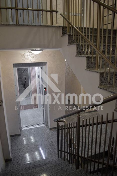 Продава се Двустаен апартамент в Варна, Кайсиева градина - 63 кв.м за 1961 €/кв.м - Снимка #9