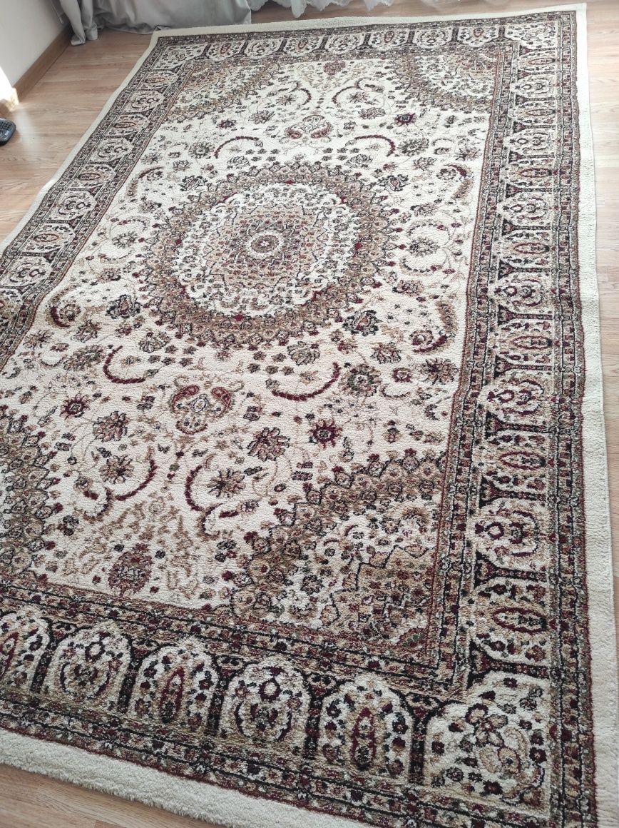 Ковёр 2*3 продам