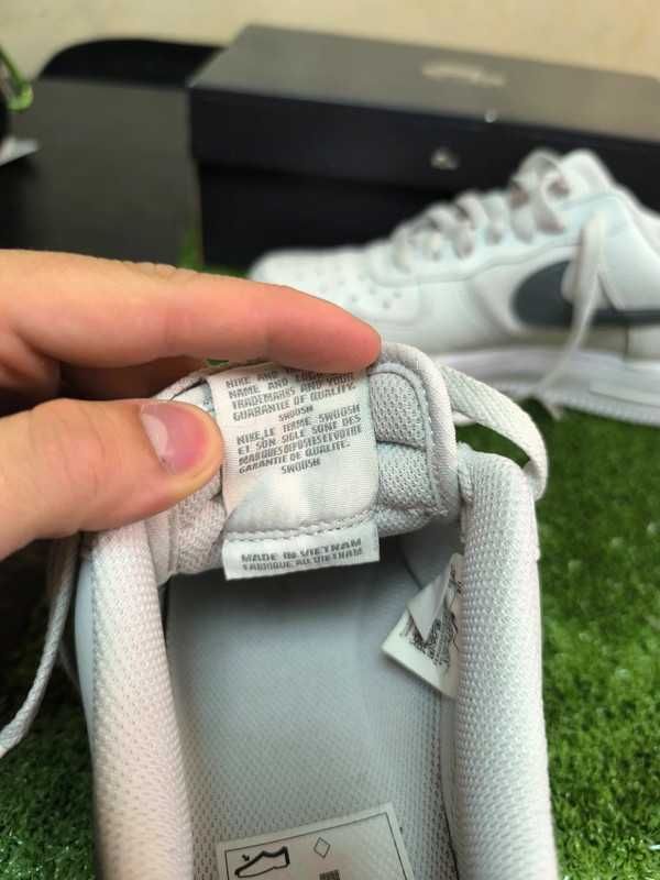 Pantofi sport Nike Air Force 07, mărimea 40, aproape noi