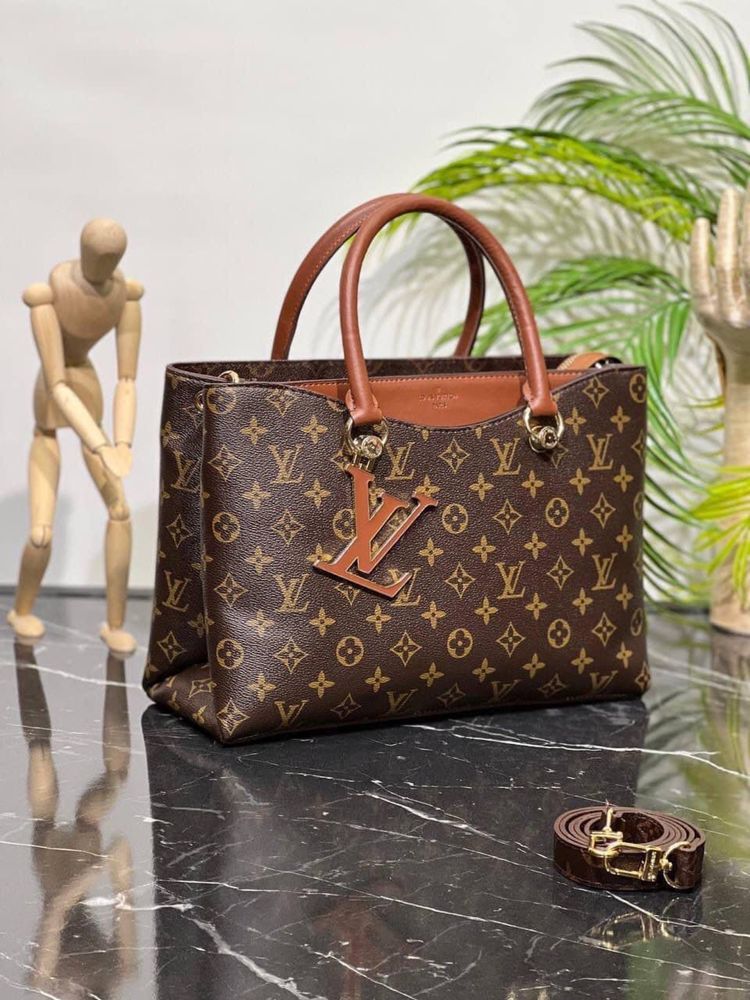 Geanta/Genti Louis Vuitton modele noi