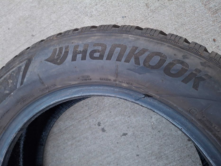 2бр. зимни гуми 205/60/16 Hankook като нови DOT 1623