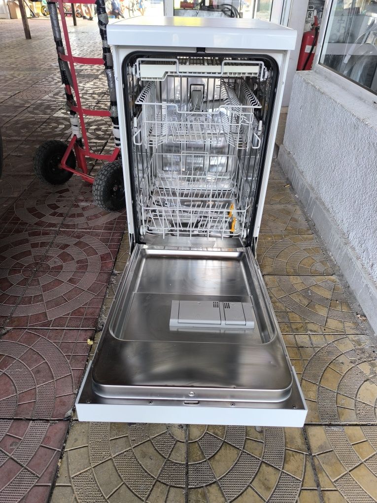 Съдомиялна Miele На 45см. - 9 комплекта.