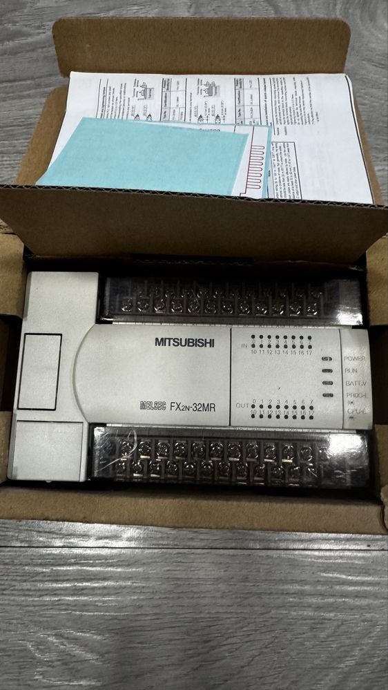 PLC Mitsubishi FX2N 32MR