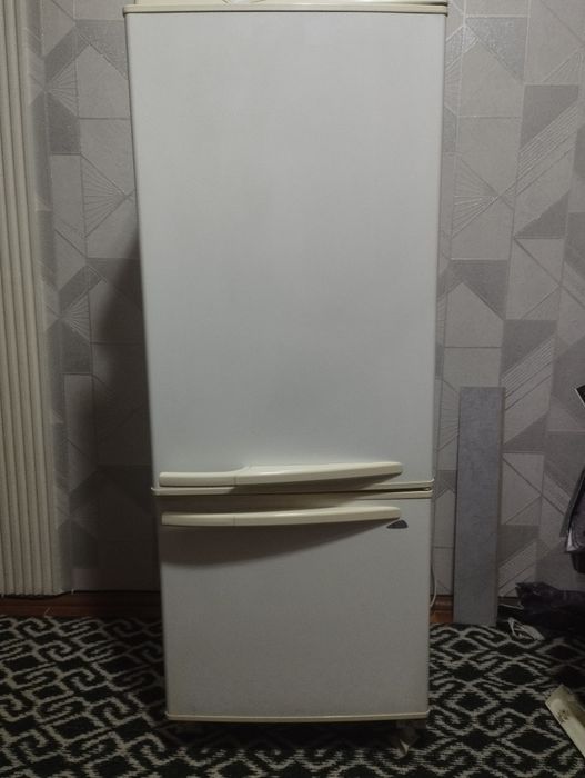 Продается холодильник Позис