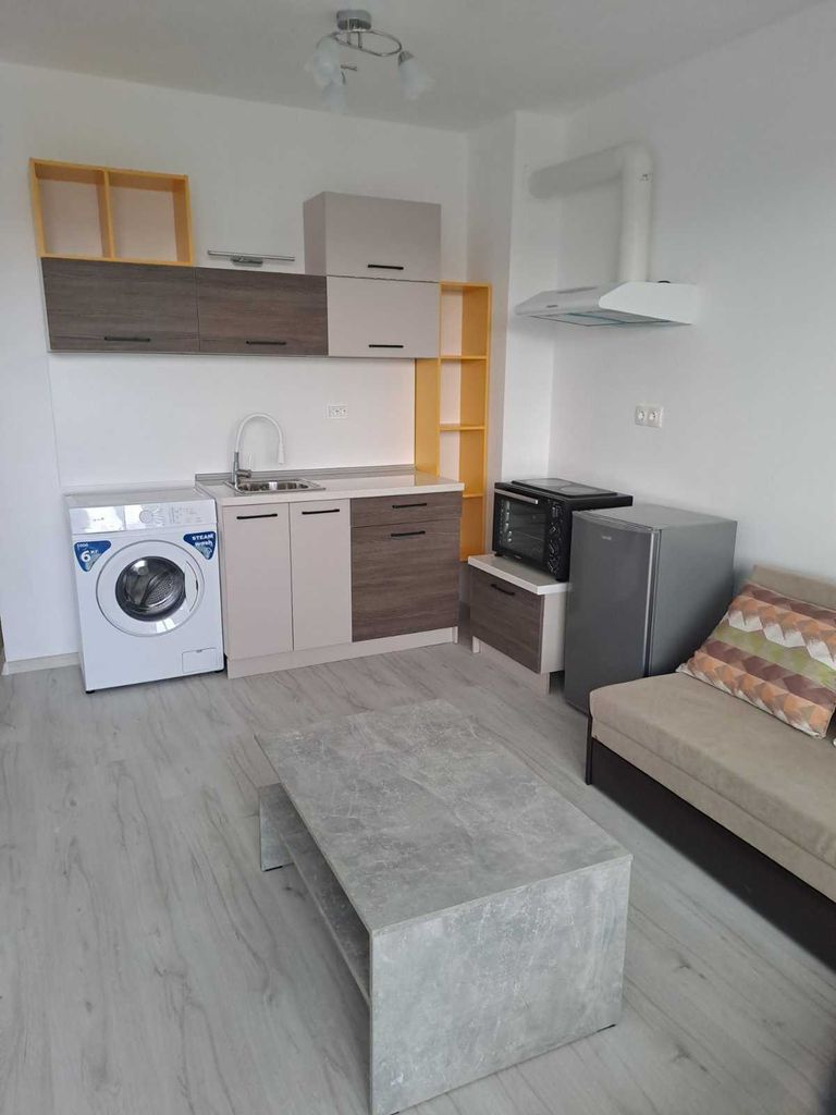 Дава се под наем Едностаен апартамент в Пловдив, Център - 45 кв.м за 306 € - Снимка #1