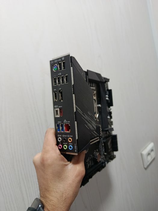 Aorus B560M + i5 10400F