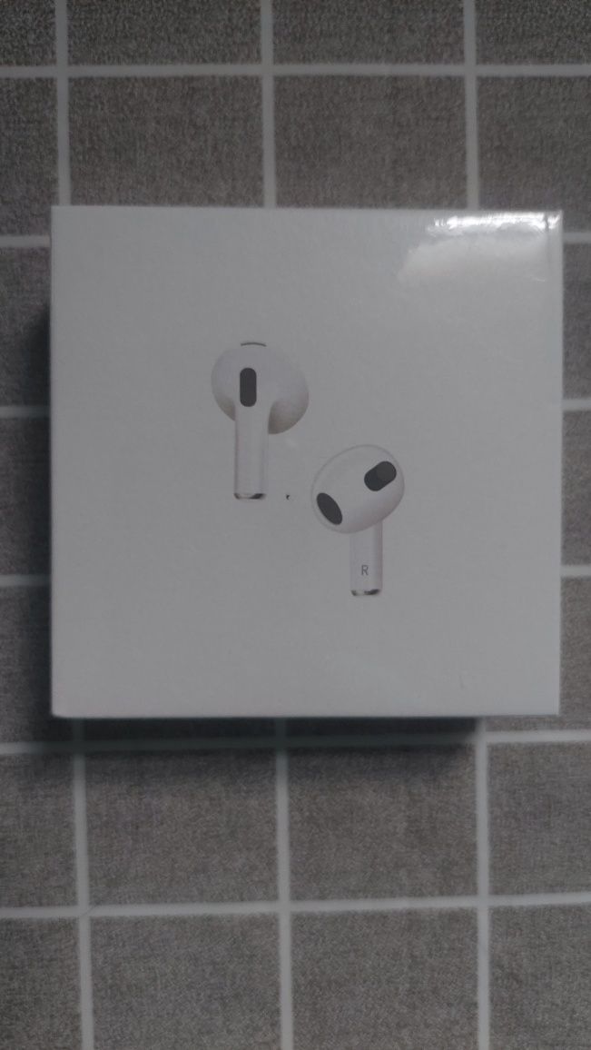 Аirpods Magsafe Charging Case.