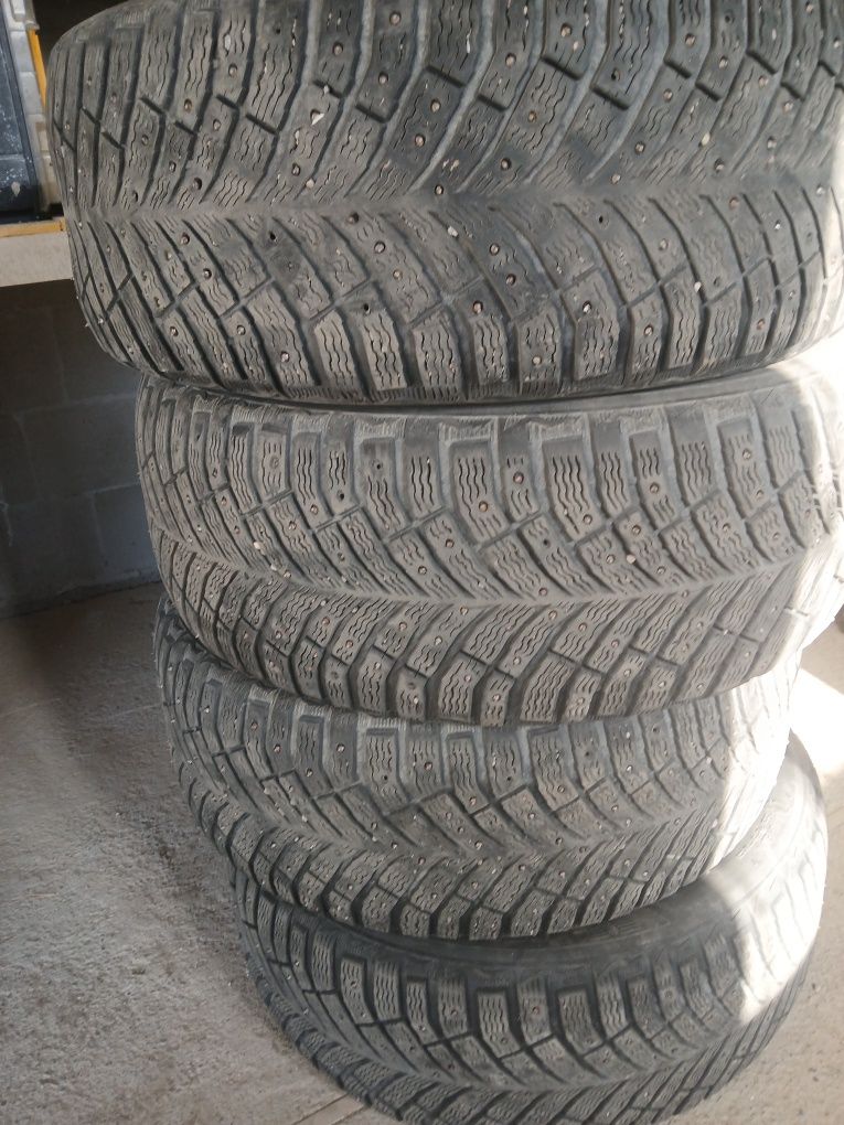 Шина Michelin 4 шт