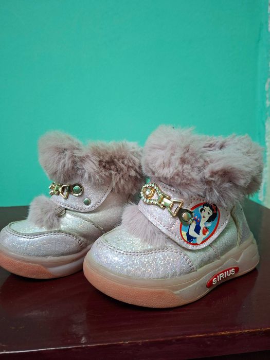 Обувь на девочку