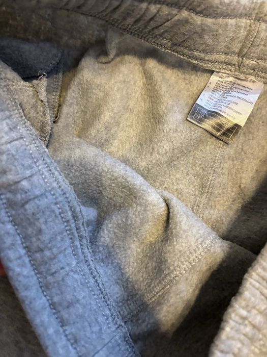 Vand pantaloni de trening Gucci