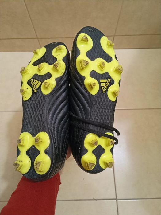 Ghete cu crampoane Adidas fotbal