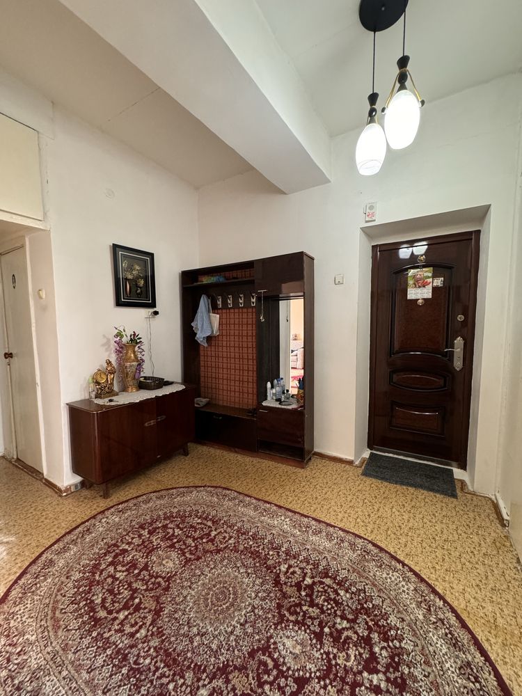Продается квартира в Бухаре, 2 комнатная , 80 кв, кирпичный дом