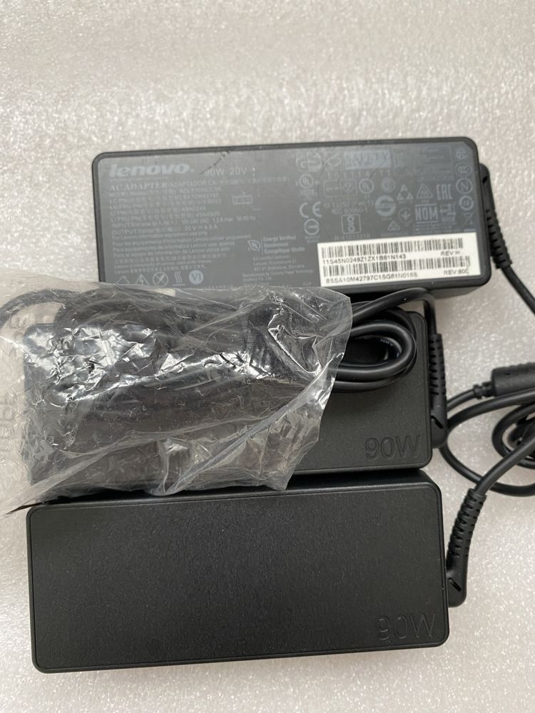 Lenovo 90W laptop adaptor/incarcator