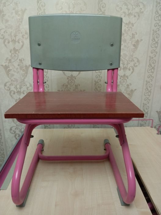 Детская парта и стул
