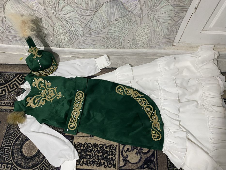 Даю на прокат национальное казахское платье писать в вапцап описание