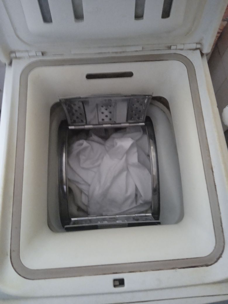 Mașina de spălat automată Candy 5 kg