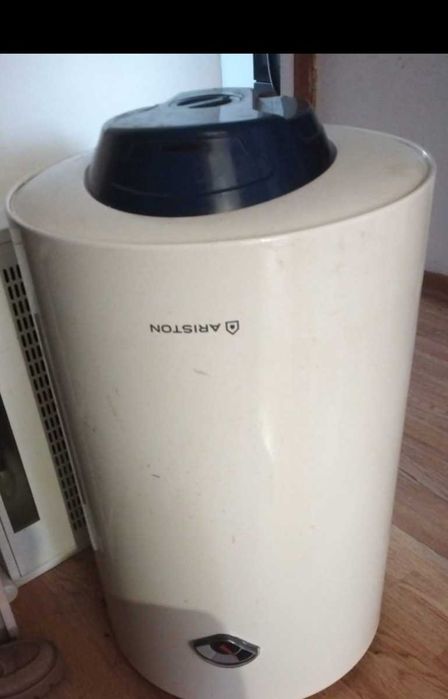 Продается на запчасти Аристон