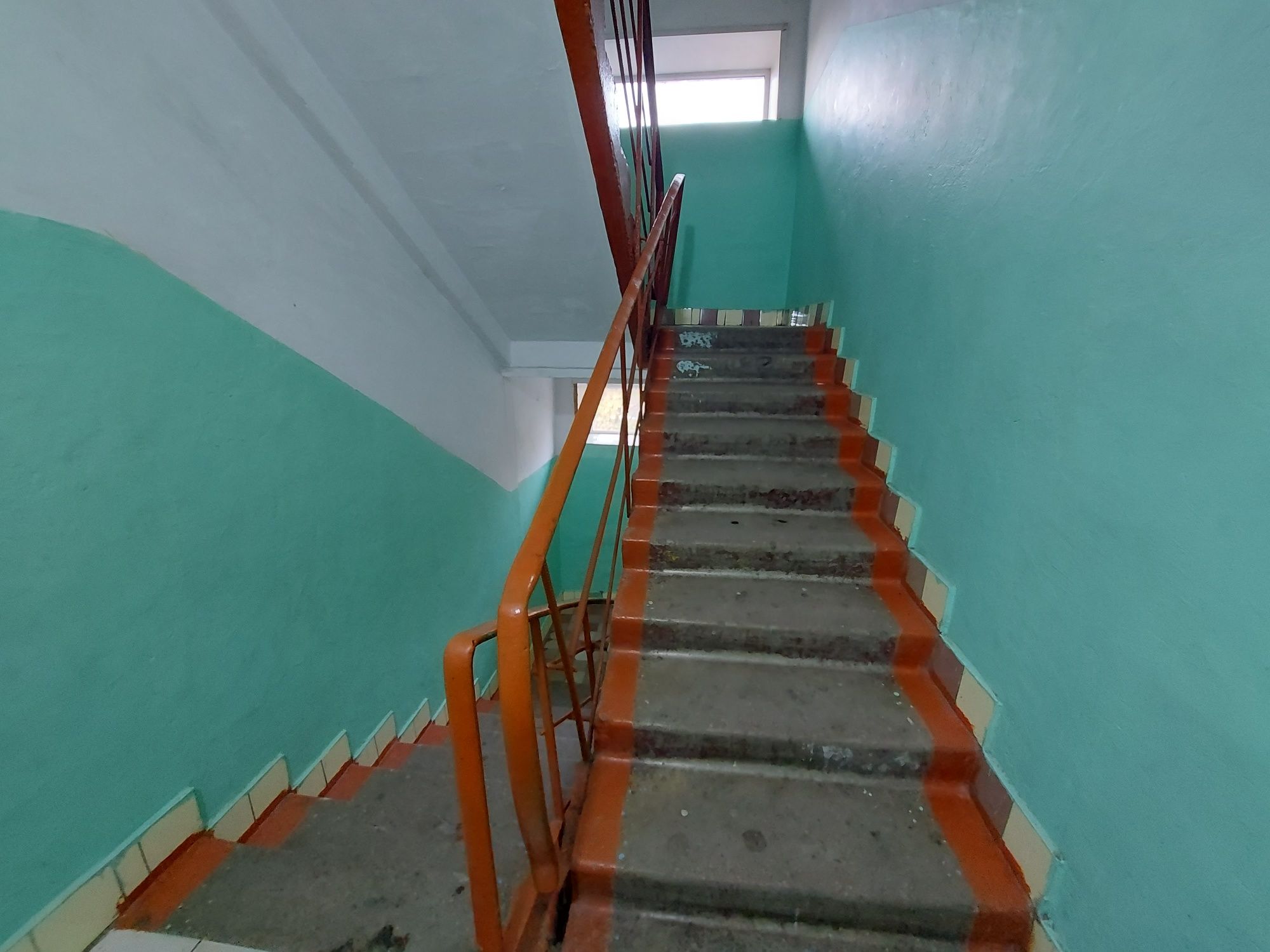 Продам общежитие 14 кв.м.р-н Медколледжа.19 мкр.