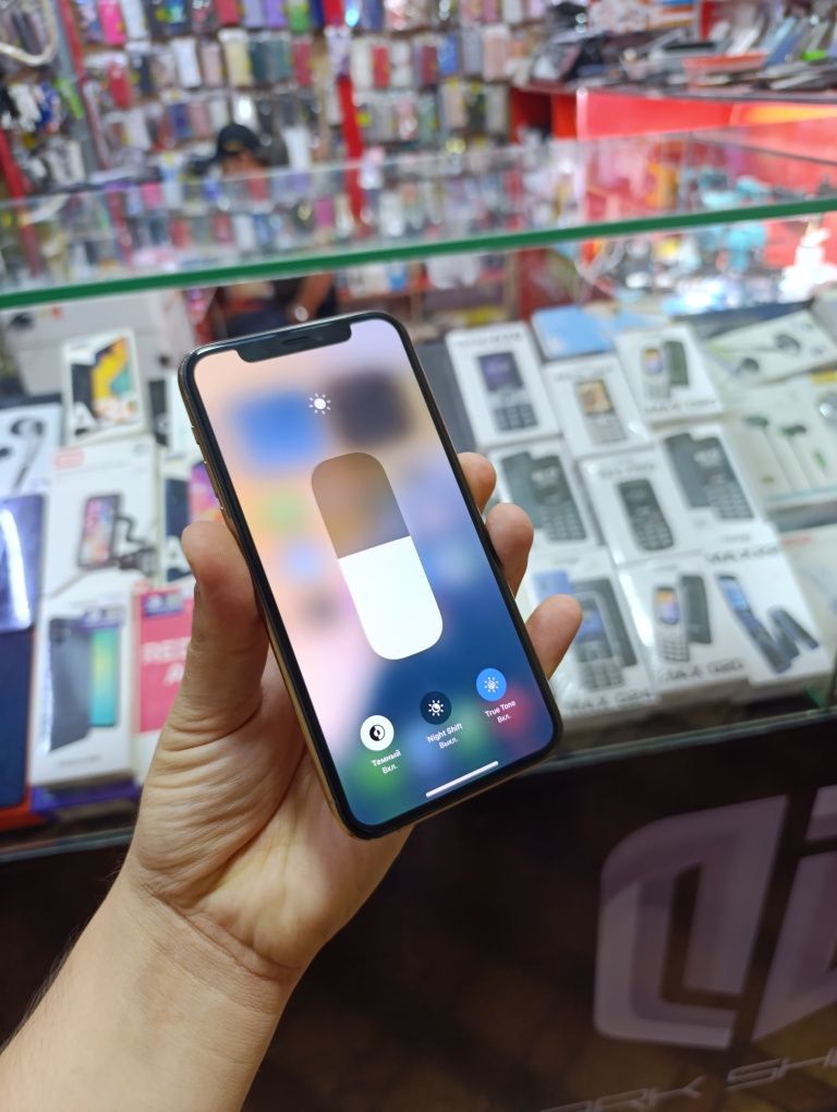 IPhone 11 proXolati Alo