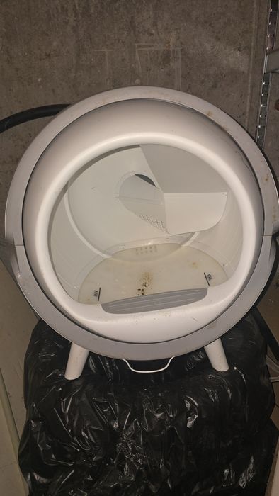 Котешка тоалетна