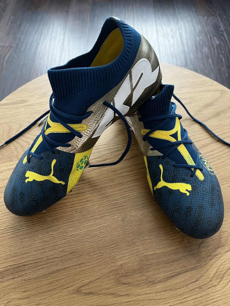 Adidasi fotbal marimea 41